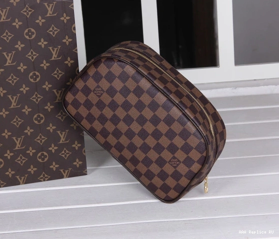 Aaa replica bags BAG LOUIS VUITTON TOILETRY 0823